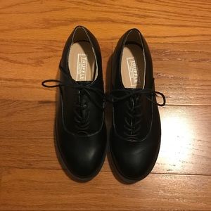 Street style platform shoes